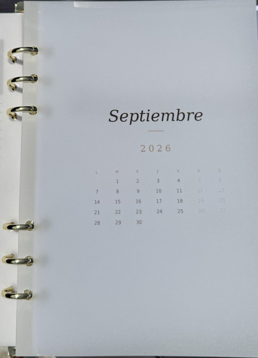 DOCE MESES ·  12 láminas mensuales en papel vegetal